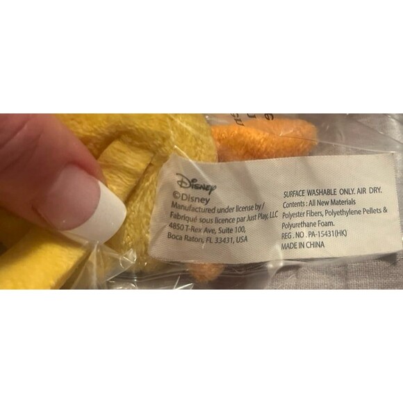 Disney Exclusive Minnie Mouse Cuckoo Loca Plush - Picture 4 of 4